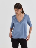 Blusa com renda