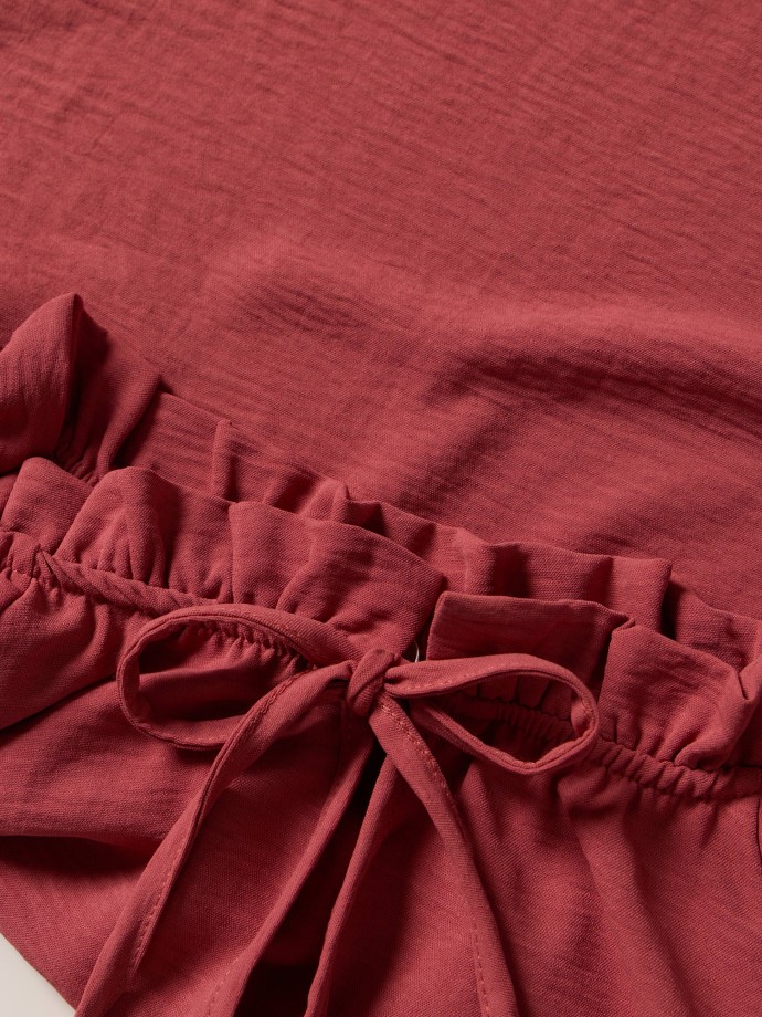 Blusa com gola franzida