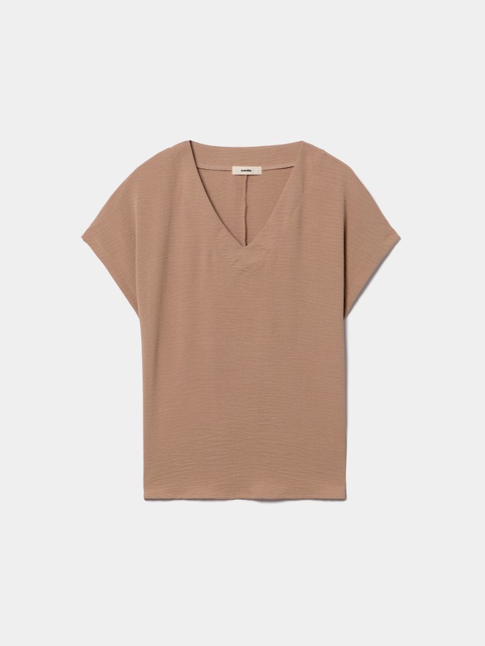 Blusa flu�da com decote em V