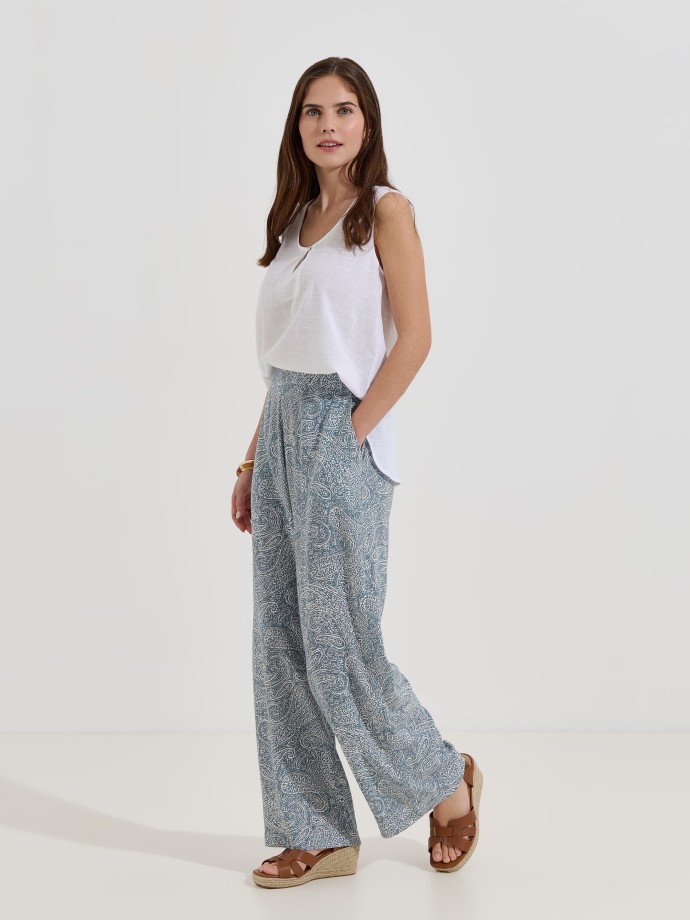 Cal�as com estampado paisley