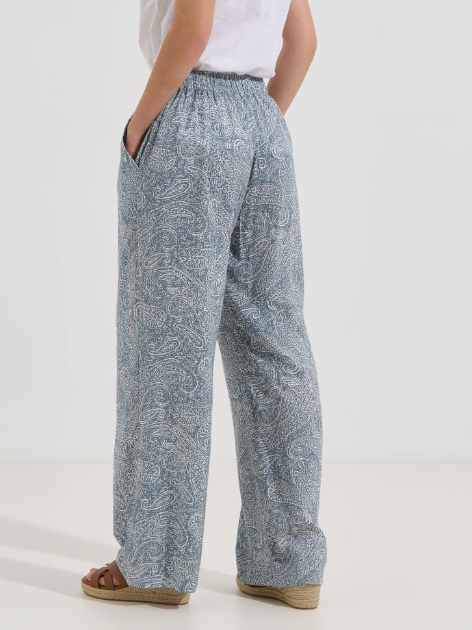 Cal�as com estampado paisley