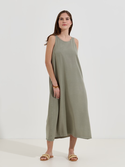 Vestido midi flu�do