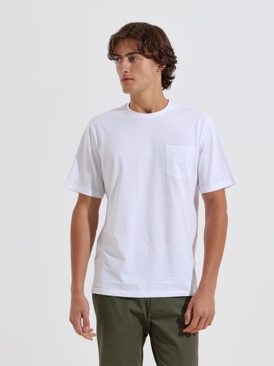 T-shirt b�sica com bolso