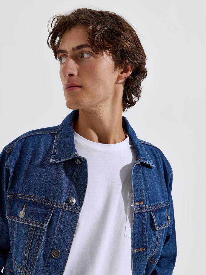 T-shirt b�sica com bolso