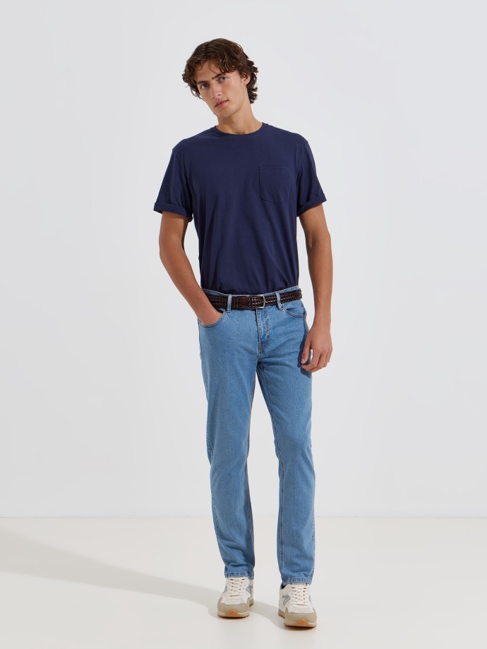 T-shirt b�sica com bolso