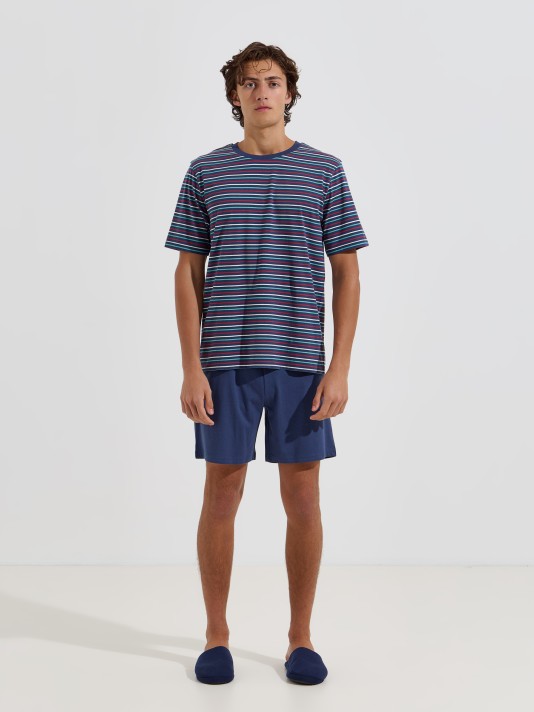 Pijama curto às riscas Pijama curto às riscas