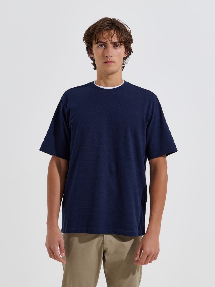 T-shirt b�sica com textura