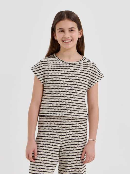 T-shirt cropped em malha �s riscas