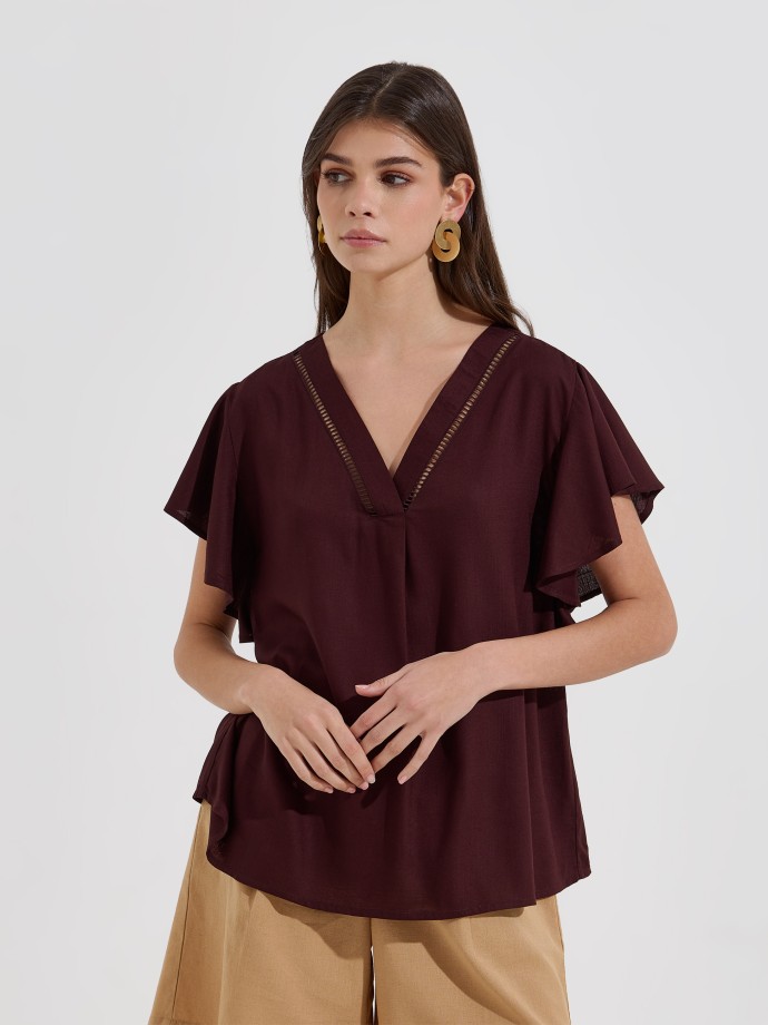 Blusa com folho nas mangas