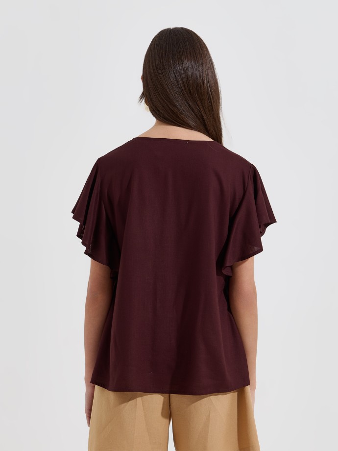Blusa com folho nas mangas