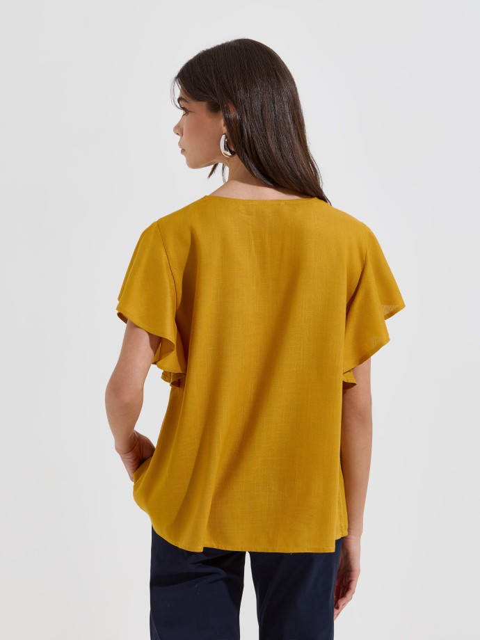 Blusa com folho nas mangas