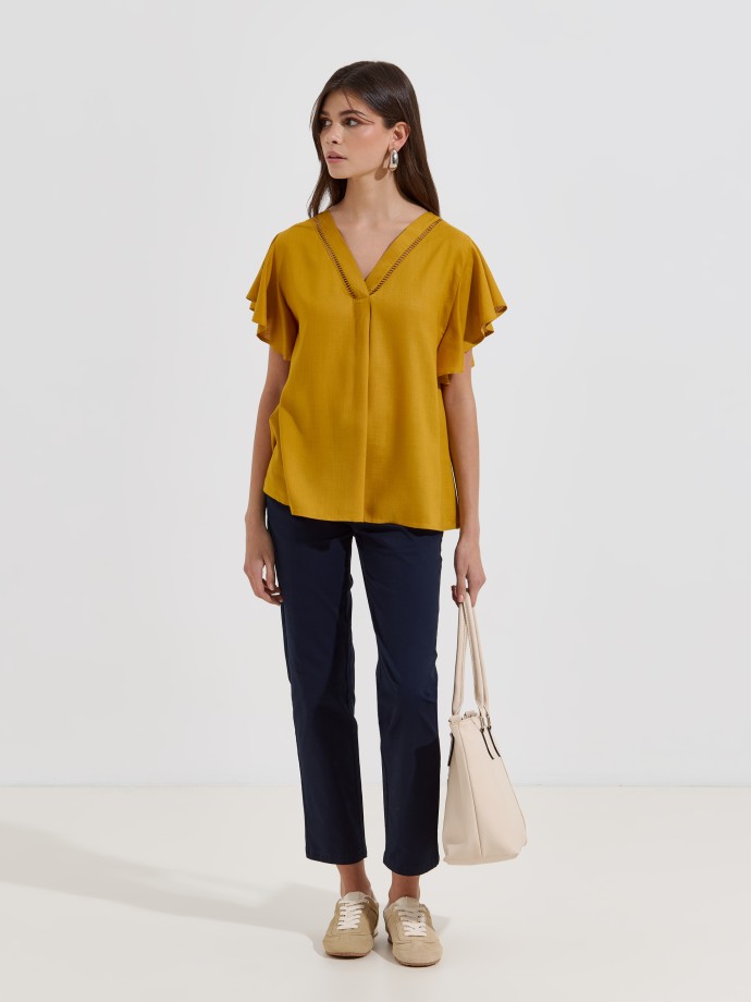 Blusa com folho nas mangas