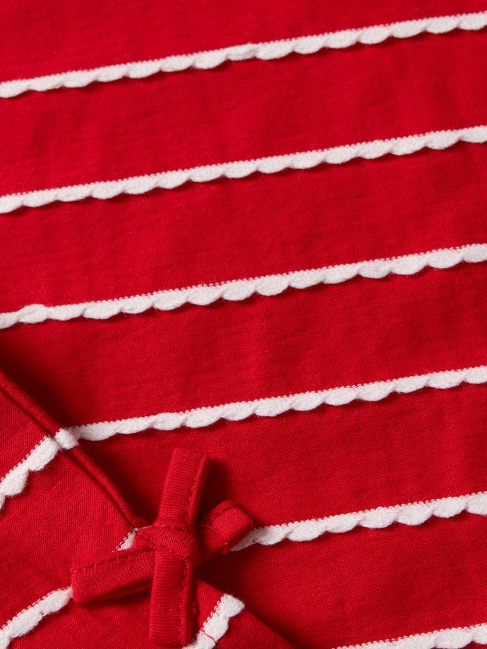 T-shirt às riscas em relevo com laço T-shirt às riscas em relevo com laço