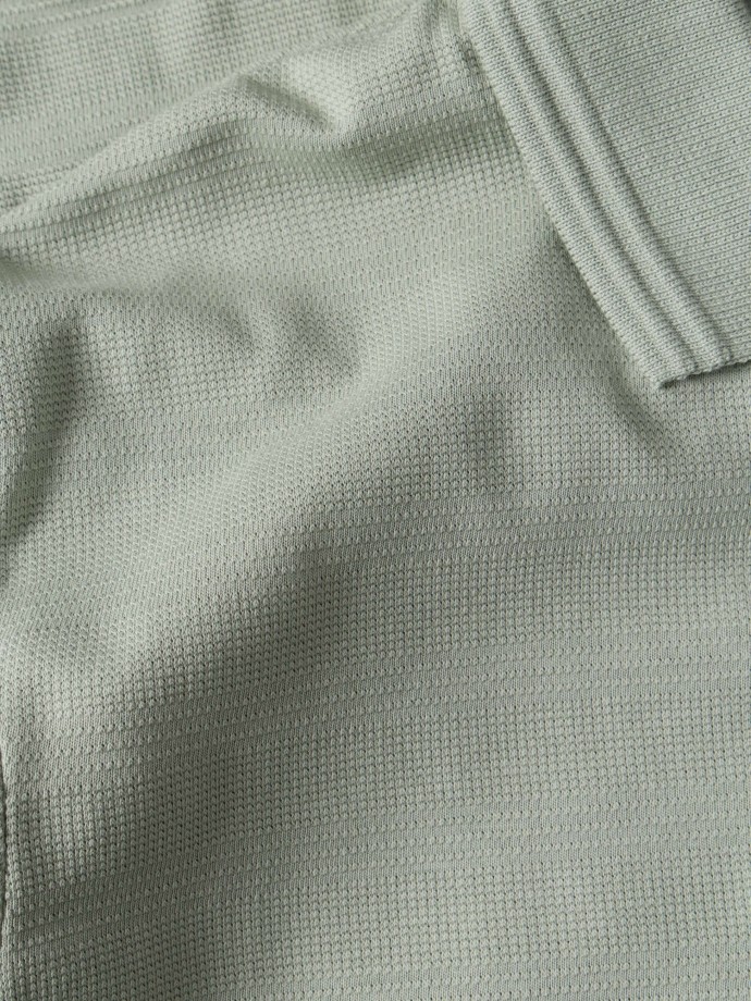 Polo com textura