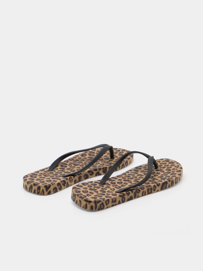 Chinelos de dedo com animal print
