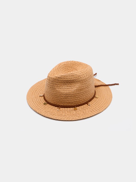 Chap�u de palha com detalhes decorativos