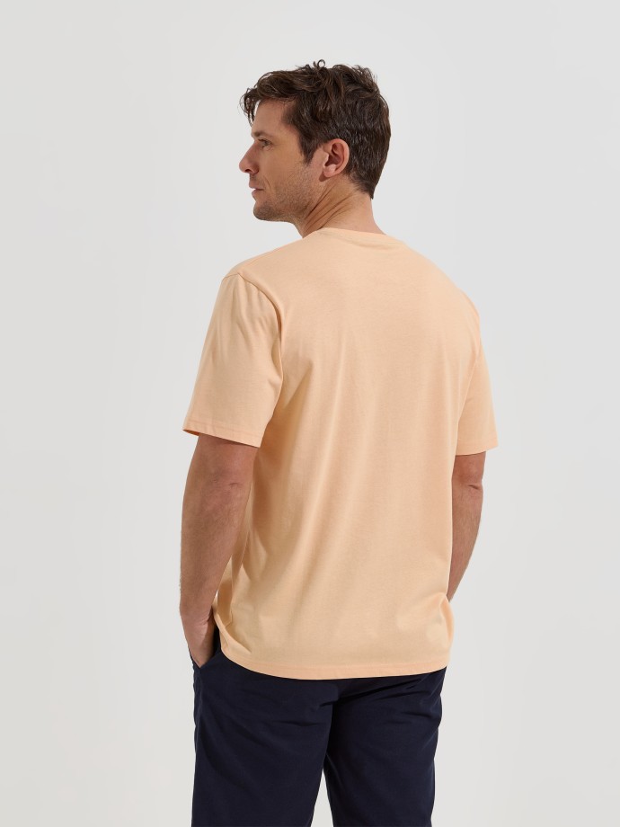 T-shirt com estampado no peito