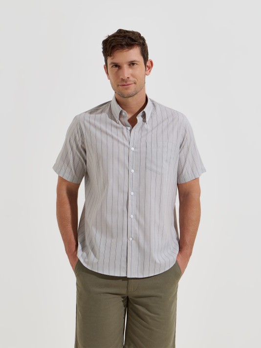 Camisa de manga curta às riscas Camisa de manga curta às riscas