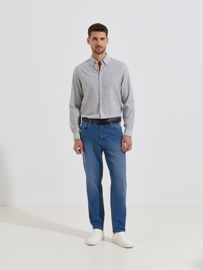 Camisa �s riscas com linho