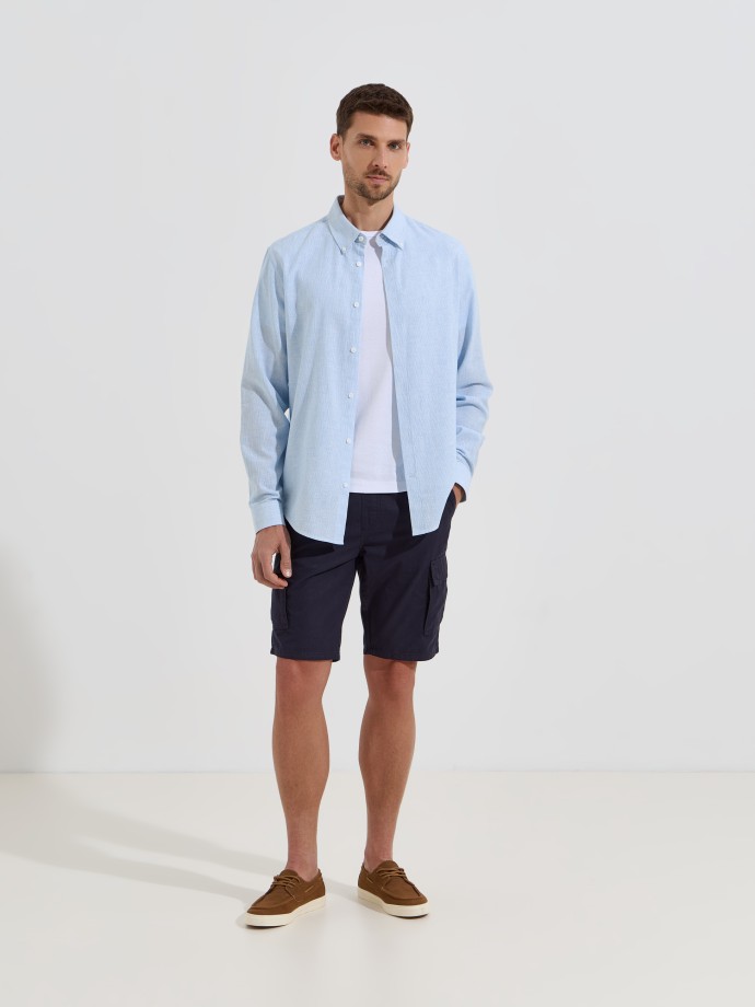 Camisa �s riscas com linho