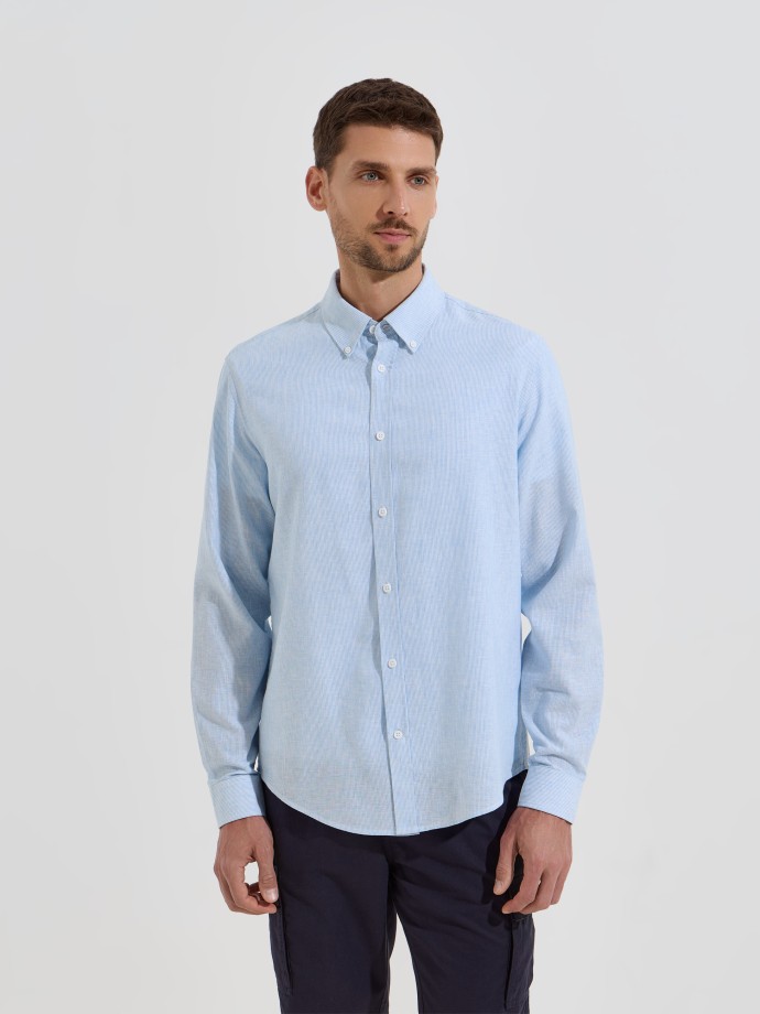 Camisa �s riscas com linho