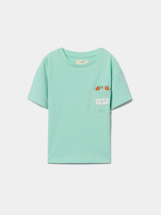 T-shirt com bolso e aplica��o