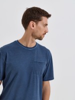 T-shirt com bolso