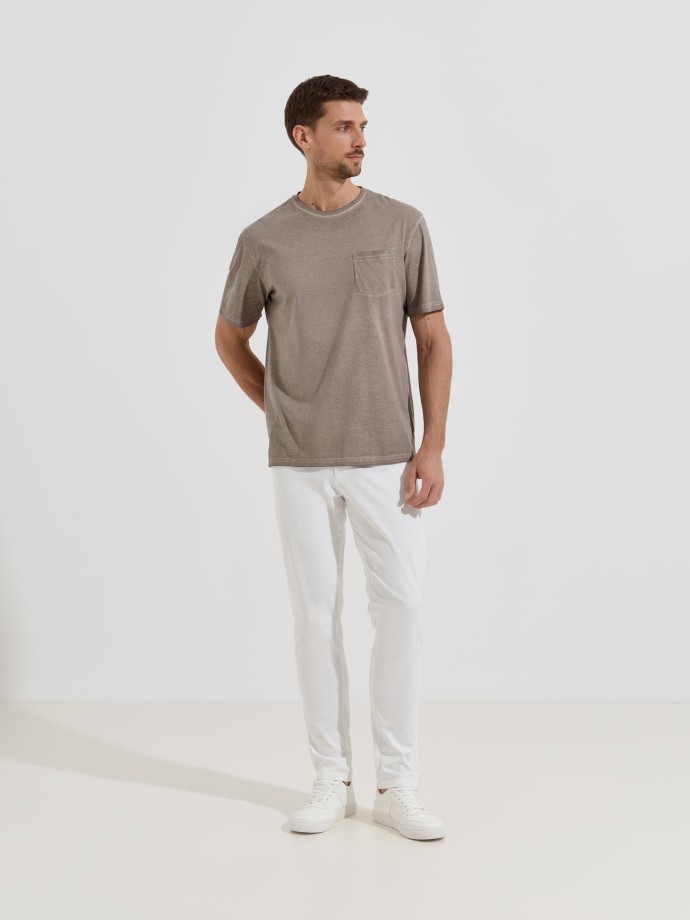 T-shirt com bolso