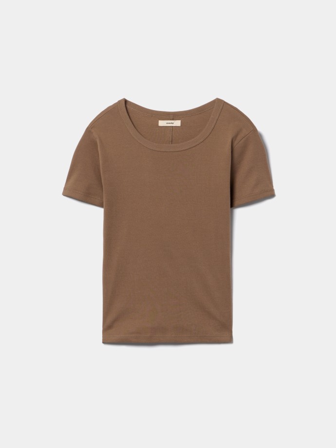T-shirt b�sica em malha canelada