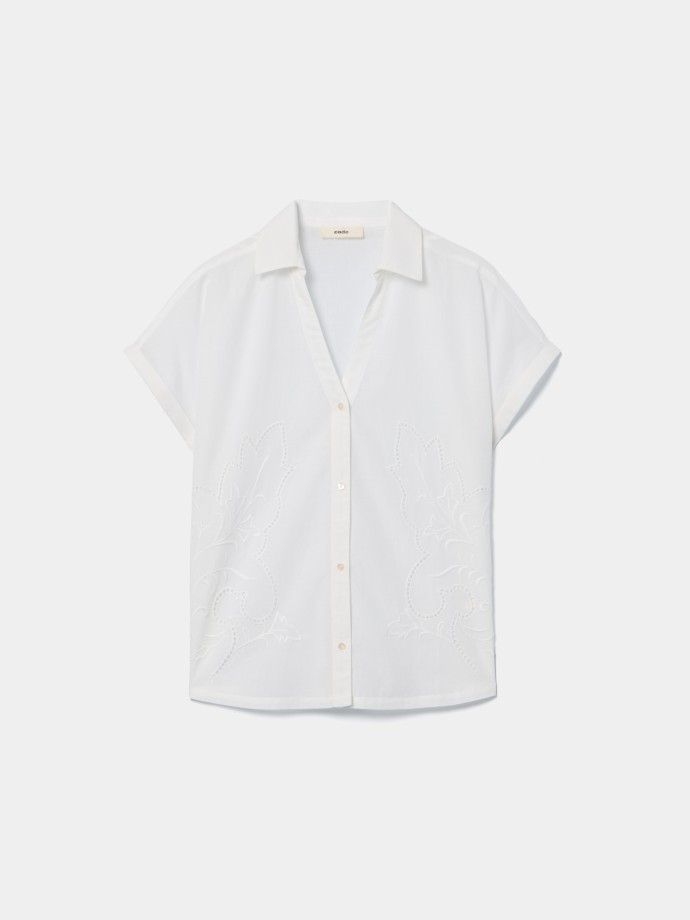 Camisa com bordado