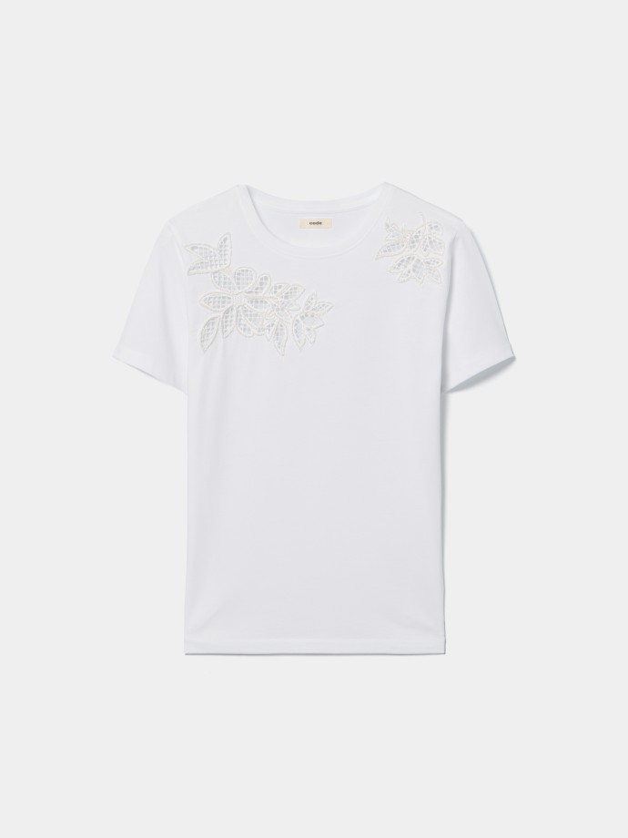 T-shirt com renda e missangas