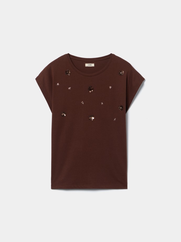 T-shirt com aplica��es florais