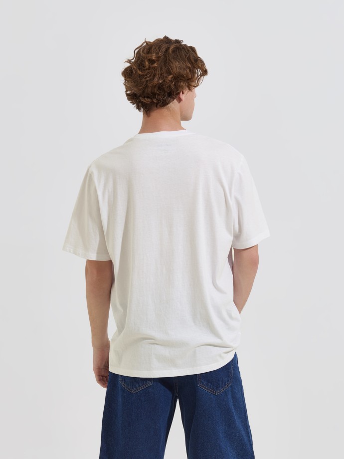 T-shirt com bordado