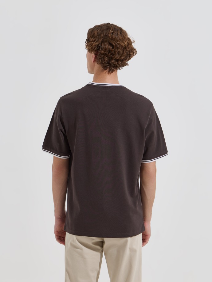 T-shirt piquet com contraste