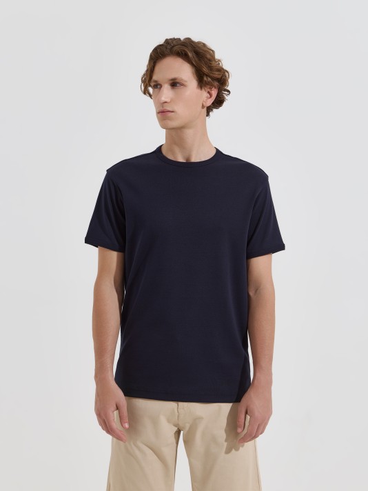 T-shirt b�sica em algod�o