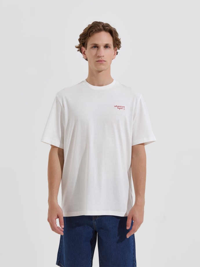 T-shirt com bordado