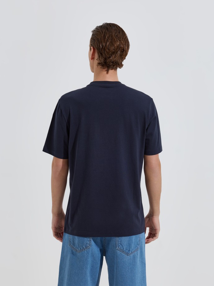 T-shirt com bordado