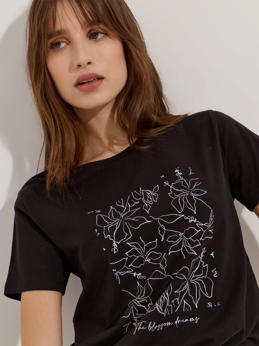 T-shirt com estampado floral