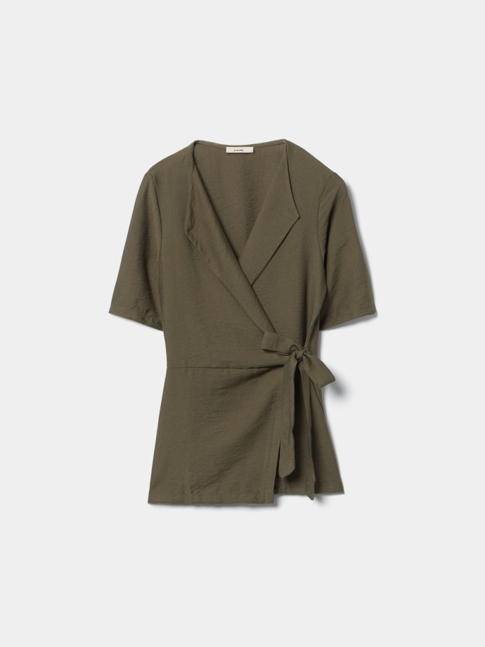 Blusa cruzada com la�o lateral
