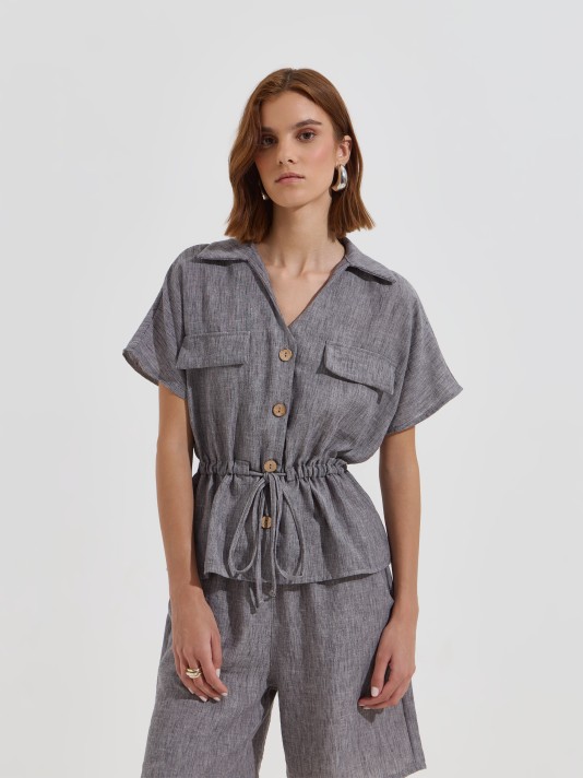 Blusa com cintura ajustável Blusa com cintura ajustável