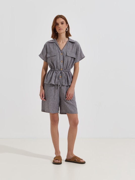 Blusa com cintura ajustável Blusa com cintura ajustável