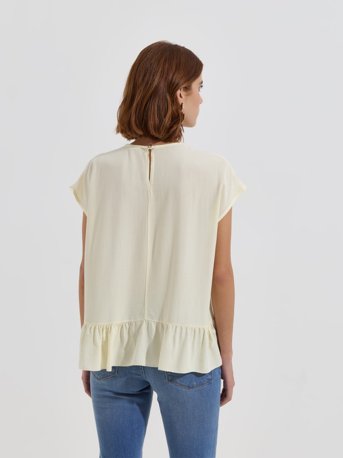 Blusa com folho