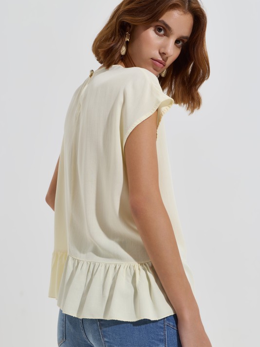 Blusa com folho