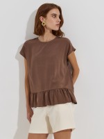 Blusa com folho