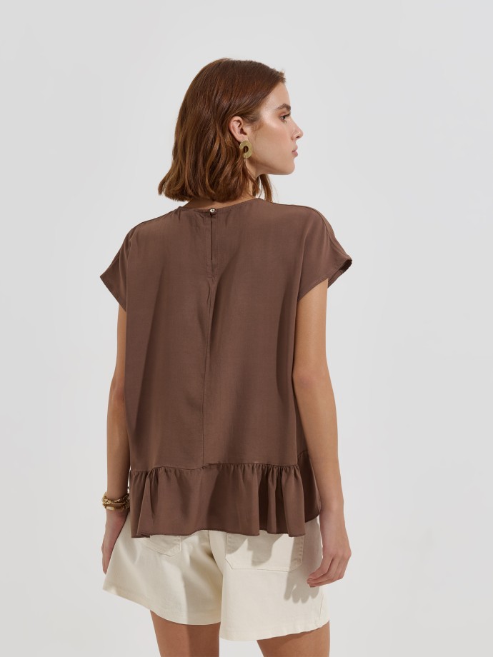 Blusa com folho
