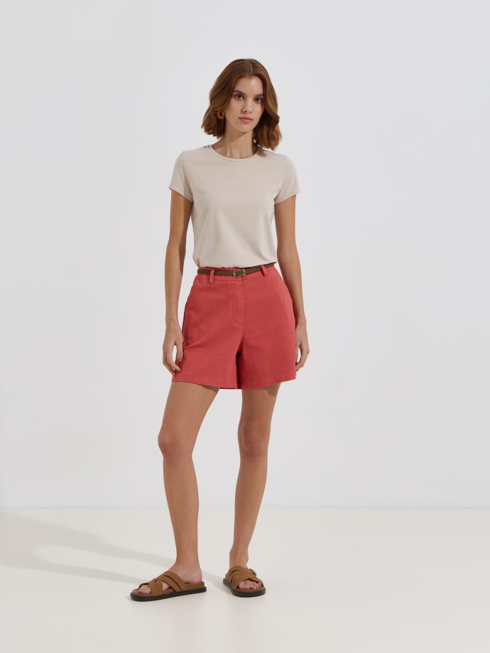 Cal��es com cinto entran�ado