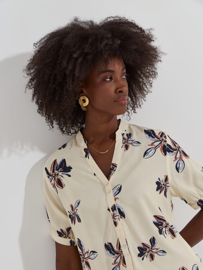 Blusa estampada com bot�es