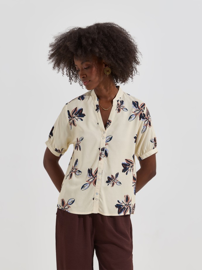 Blusa estampada com bot�es