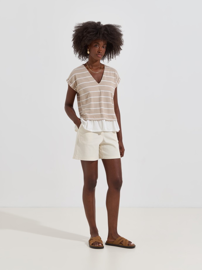 T-shirt �s riscas com folho