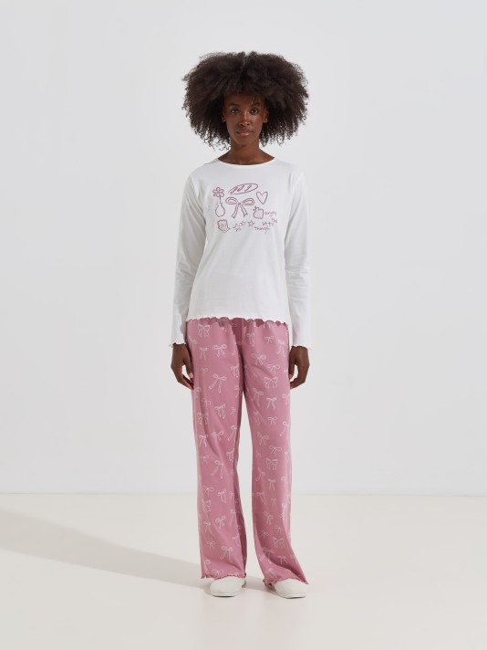 Pijama com estampado de laços Pijama com estampado de laços